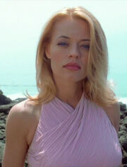 Seven of Nine ohne Implantate
