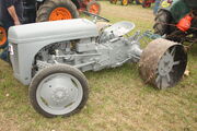 Golf course TE 20 tractor at GDSF 08 - IMG 0626