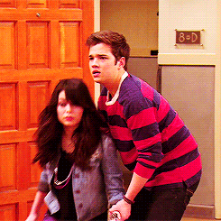 http://static4.wikia.nocookie.net/__cb20120707212636/icarly/images/c/cc/Giften.gif