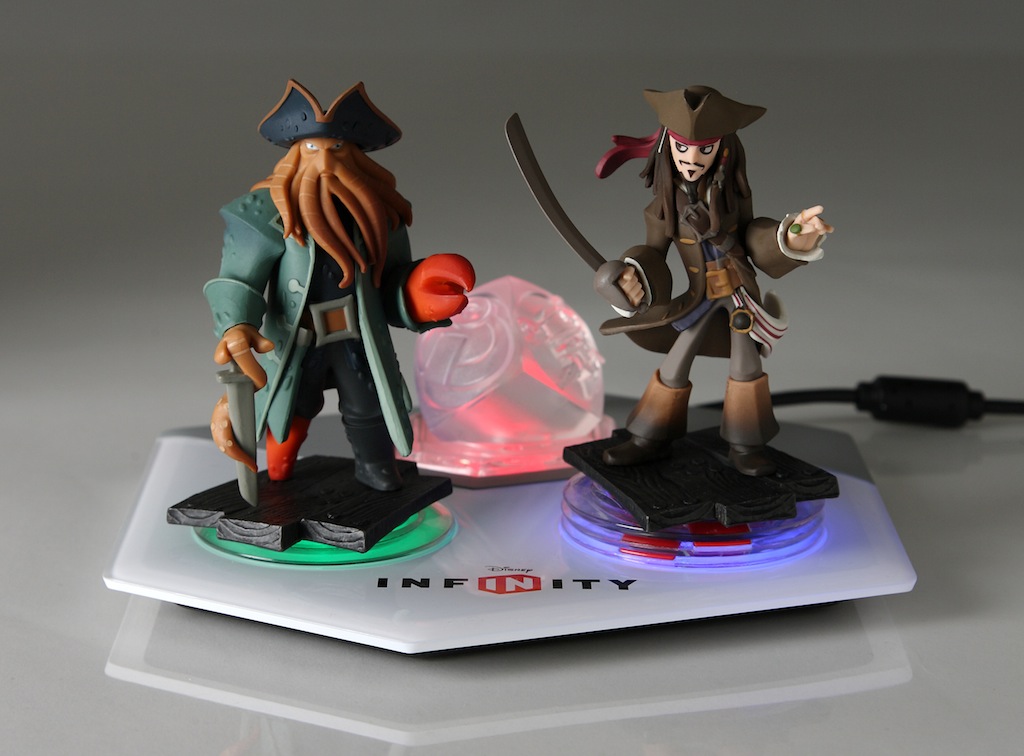 Disney-Infinity-Pirates-Play-Set-Base-with-Coins.jpg