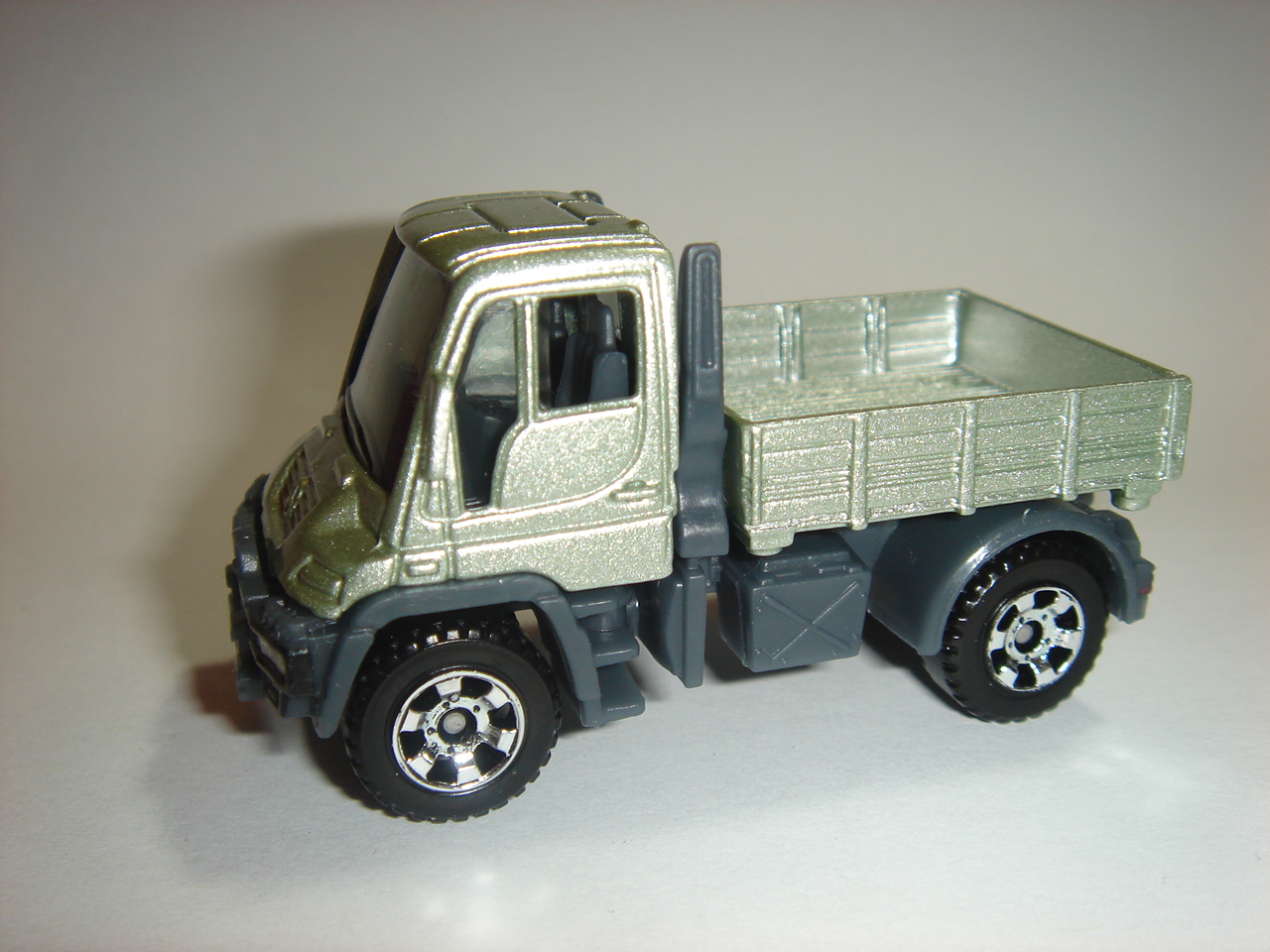 Mercedes-Benz Unimog U300 - Matchbox Cars Wiki