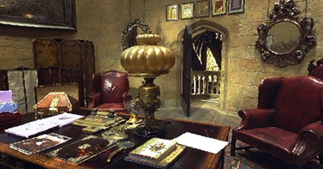 http://static4.wikia.nocookie.net/__cb20121030133929/harrypotter/ru/images/6/69/Lockhart_DADA_office.jpg