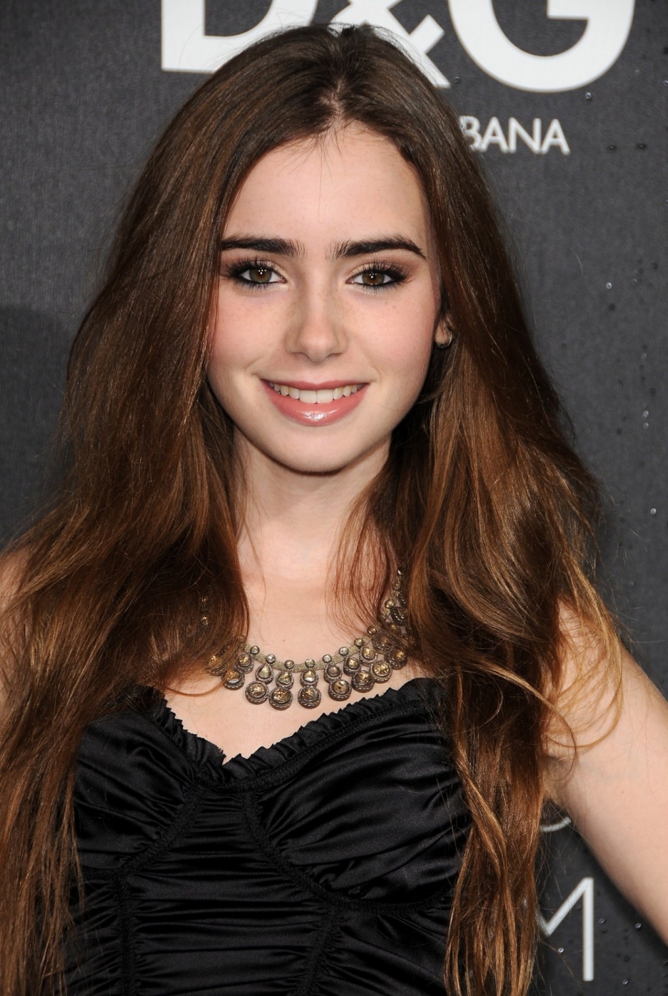 Image - Lily-collins.jpg - Fifty Shades Of Grey Wiki